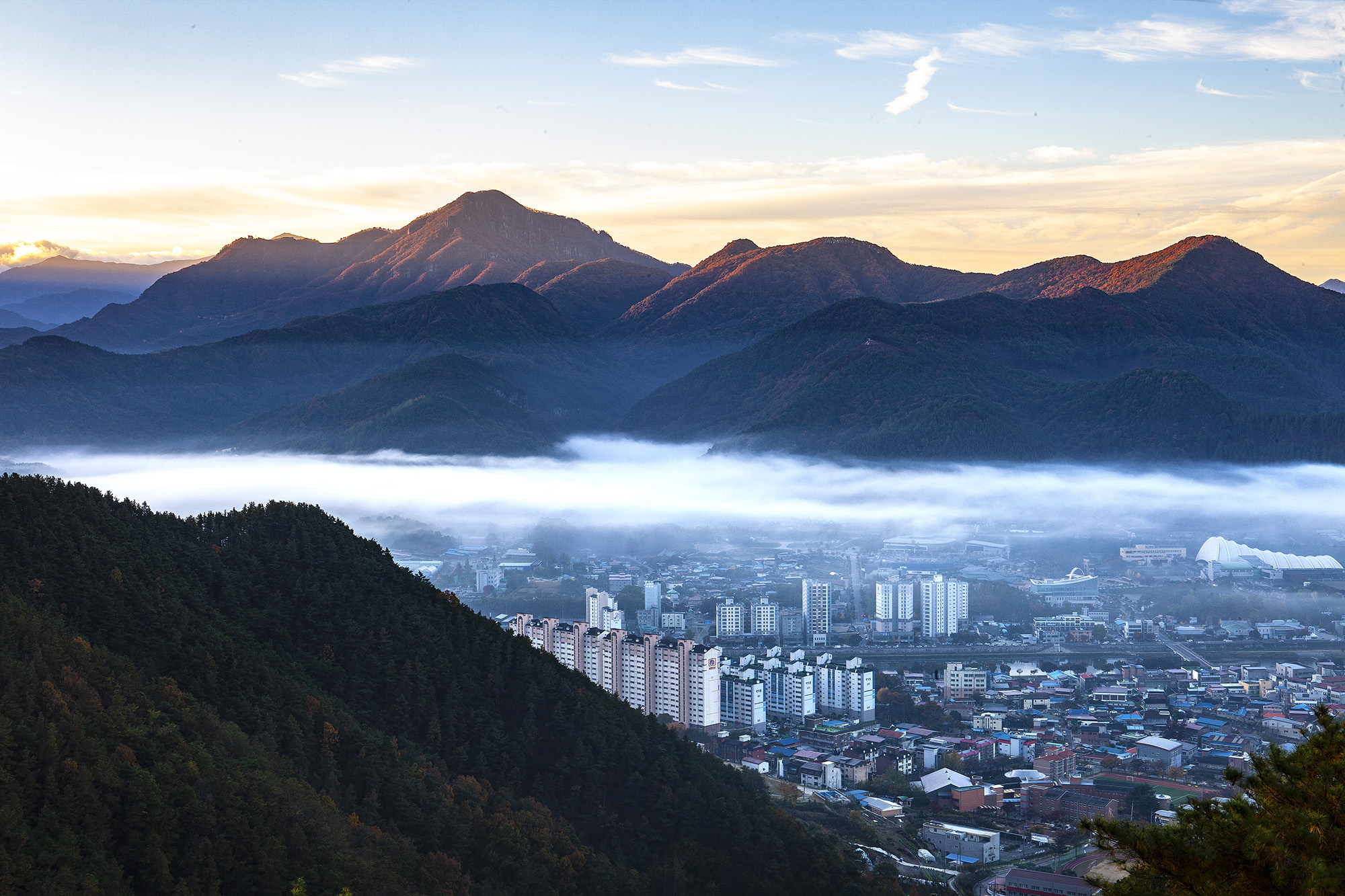 향로산에서 본 무주읍